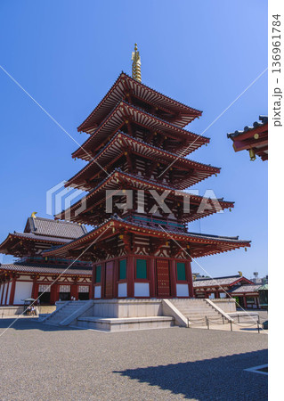 [四天王寺]大阪を代表する歴史深いお寺の美しい風景 136961784