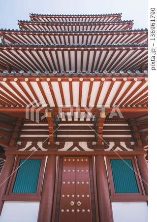 [四天王寺]大阪を代表する歴史深いお寺の美しい風景 136961790