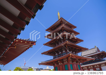 [四天王寺]大阪を代表する歴史深いお寺の美しい風景 136961793