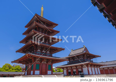 [四天王寺]大阪を代表する歴史深いお寺の美しい風景 136961796