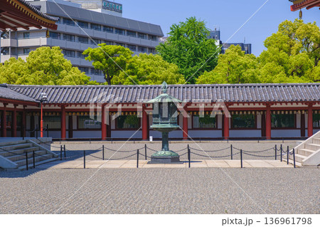 [四天王寺]大阪を代表する歴史深いお寺の美しい風景 136961798
