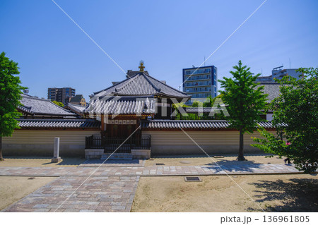 [四天王寺]大阪を代表する歴史深いお寺の美しい風景 136961805