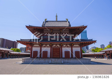 [四天王寺]大阪を代表する歴史深いお寺の美しい風景 136961826