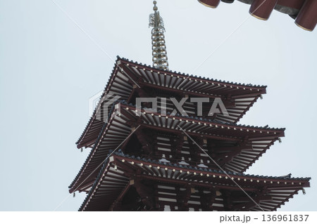 [四天王寺]大阪を代表する歴史深いお寺の美しい風景 136961837