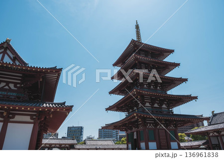 [四天王寺]大阪を代表する歴史深いお寺の美しい風景 136961838