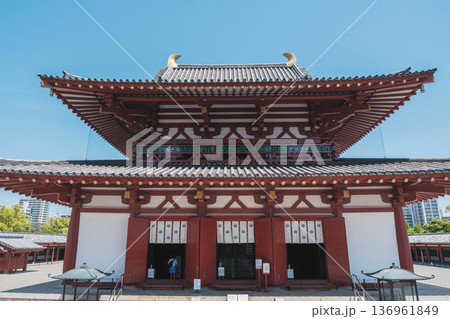 [四天王寺]大阪を代表する歴史深いお寺の美しい風景 136961849