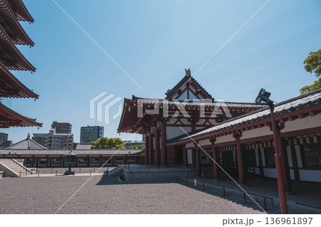 [四天王寺]大阪を代表する歴史深いお寺の美しい風景 136961897