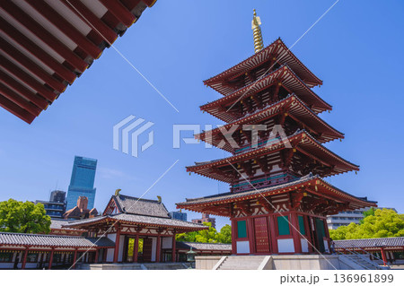 [四天王寺]大阪を代表する歴史深いお寺の美しい風景 136961899