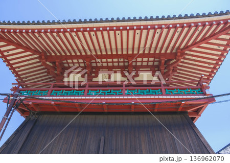 [四天王寺]大阪を代表する歴史深いお寺の美しい風景 136962070