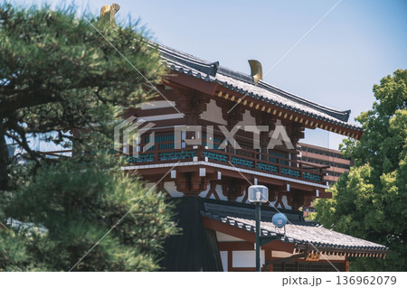 [四天王寺]大阪を代表する歴史深いお寺の美しい風景 136962079