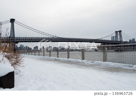 NY 大雪 2026 2月 ウィリアムズバーグ橋 136963726