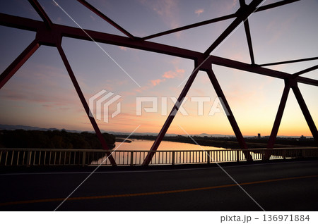 通勤路から見る風景 136971884