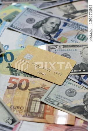 A credit card for contactless cashless payments via a terminal or online. A credit card 136973865