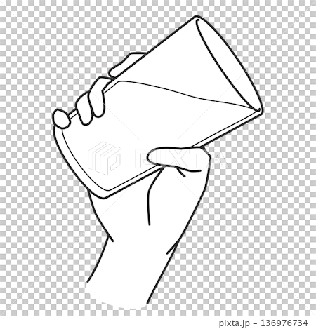 コップに入った水を手に持って飲む線画 コップに入った水を手に持って飲む線画 136976734