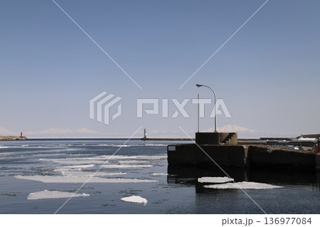 流氷の海 流氷の海 136977084