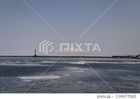 流氷の海 136977085
