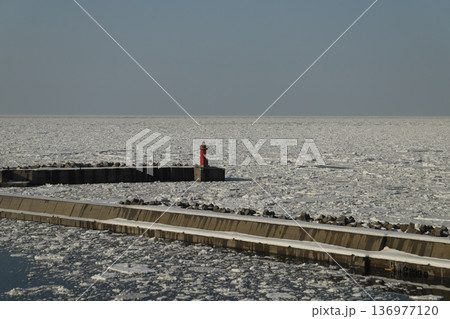 流氷の海 136977120