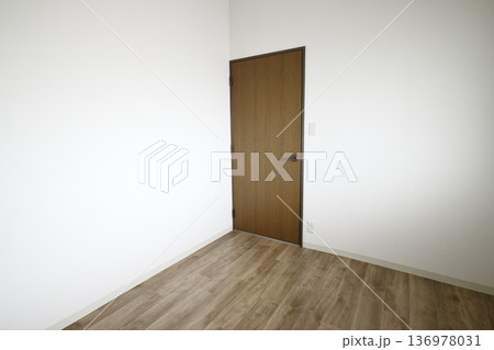 マンション空室 136978031