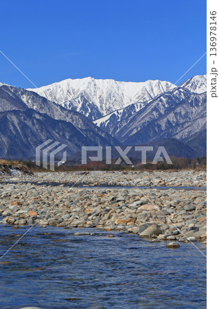 信濃大町山岳展望 冬の北アルプス後立山連峰 信濃大町山岳展望 冬の北アルプス後立山連峰 136978146