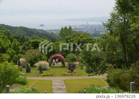 氷見あいやまガーデン(富山県氷見市) 136979220