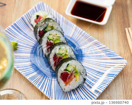 Japanese futomaki sushi 136980740