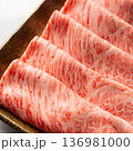 黒毛和牛、肉、すき焼き、しゃぶしゃぶ、焼肉 136981000