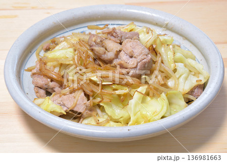 今夜は野菜炒め 136981663