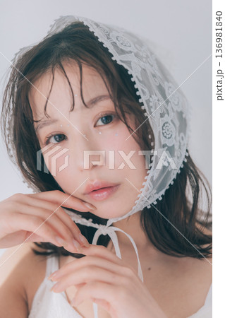 バレエコアファッションの女性 136981840