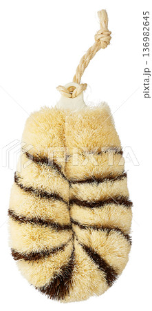 白背景に切り抜かれた縞模様のパームたわし（紐付き） 136982645