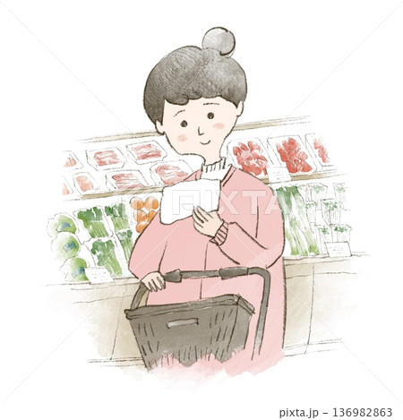 スーパーで買い物カートを引きながらトレーを持つ女性 136982863