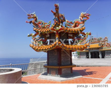 崖上の寺院 136983785