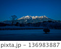 初冬の御嶽山　長野県 木曽町 開田高原から 136983887