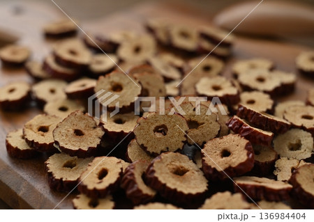 なつめチップス 136984404