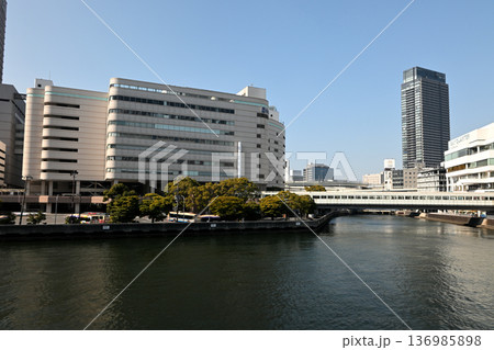 横浜駅東口の風景 横浜駅東口の風景 136985898