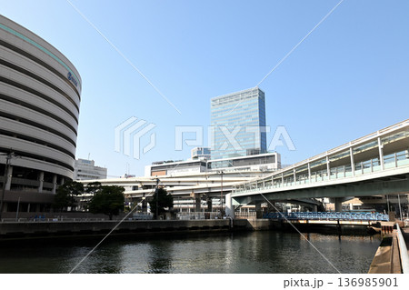 横浜駅東口の風景 横浜駅東口の風景 136985901