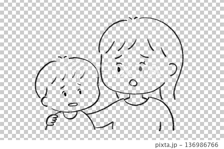 不安そうな子供をなだめる母親 男の子 136986766