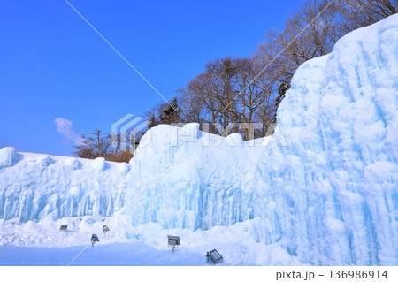支笏湖　氷濤まつり 136986914