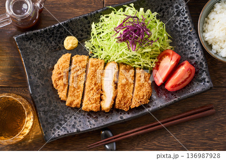 ロースとんかつ定食 ロースとんかつ定食 136987928