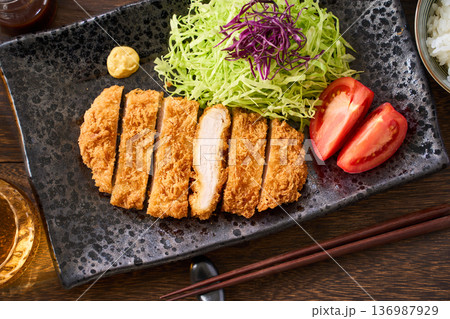 ロースとんかつ定食 ロースとんかつ定食 136987929