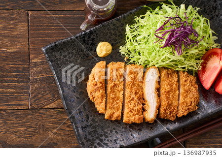 ロースとんかつ定食 ロースとんかつ定食 136987935