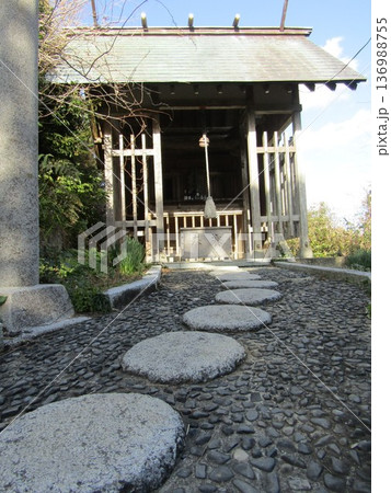 千葉県の勝浦の遠見岬神社内の建物 千葉県の勝浦の遠見岬神社内の建物 136988755