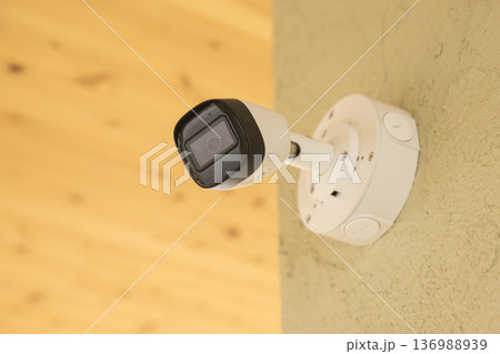 防犯カメライメージ 136988939