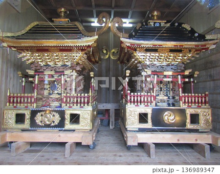 千葉県の勝浦周辺のお寺に展示されたお神輿 136989347