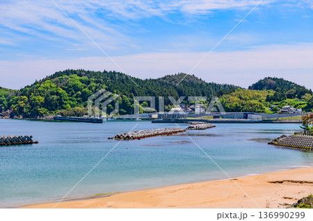 三陸 陸前高田の広田海水浴場 136990299