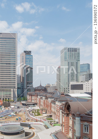 【東京駅 工事中】 【東京駅 工事中】 136990572