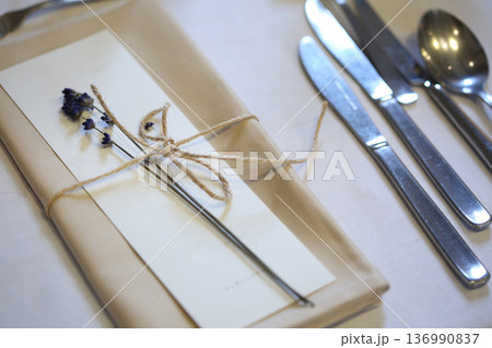 結婚式　バラ　食事会 136990837