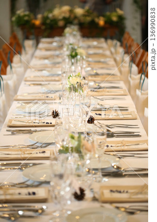 結婚式　バラ　食事会 136990838