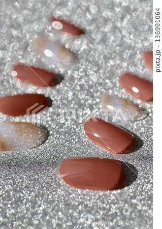 ベージュピンク系のネイルチップ セルフネイル ベージュピンク系のネイルチップ セルフネイル 136991064