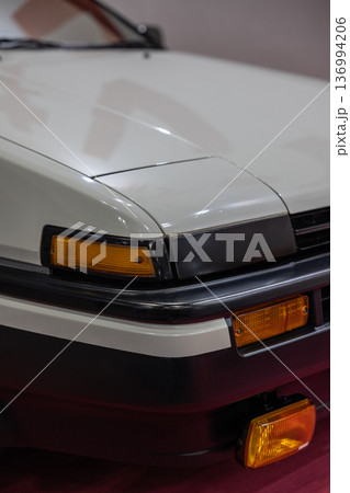 ヘッドライト 136994206