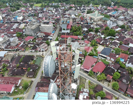 signal transmitter tower during the day 136994225